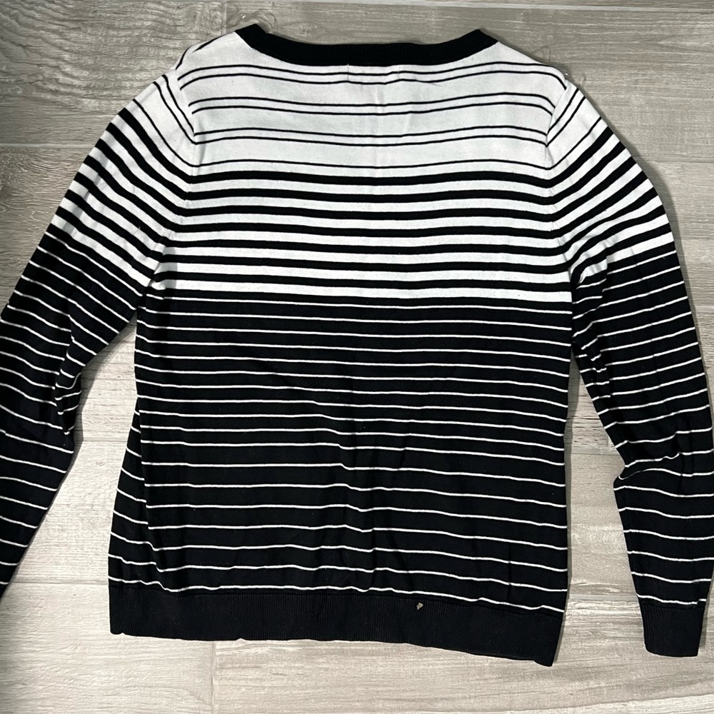 Liz Claiborne black and white sweater